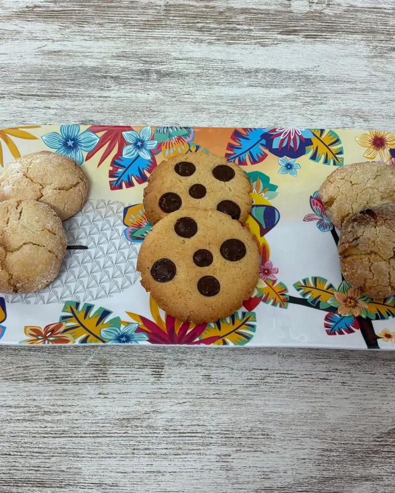 Galletas de limón, pipas de chocolate y pistacho